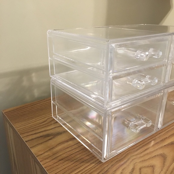 Large MakeupDrawers/Storage - Picture 3 of 3